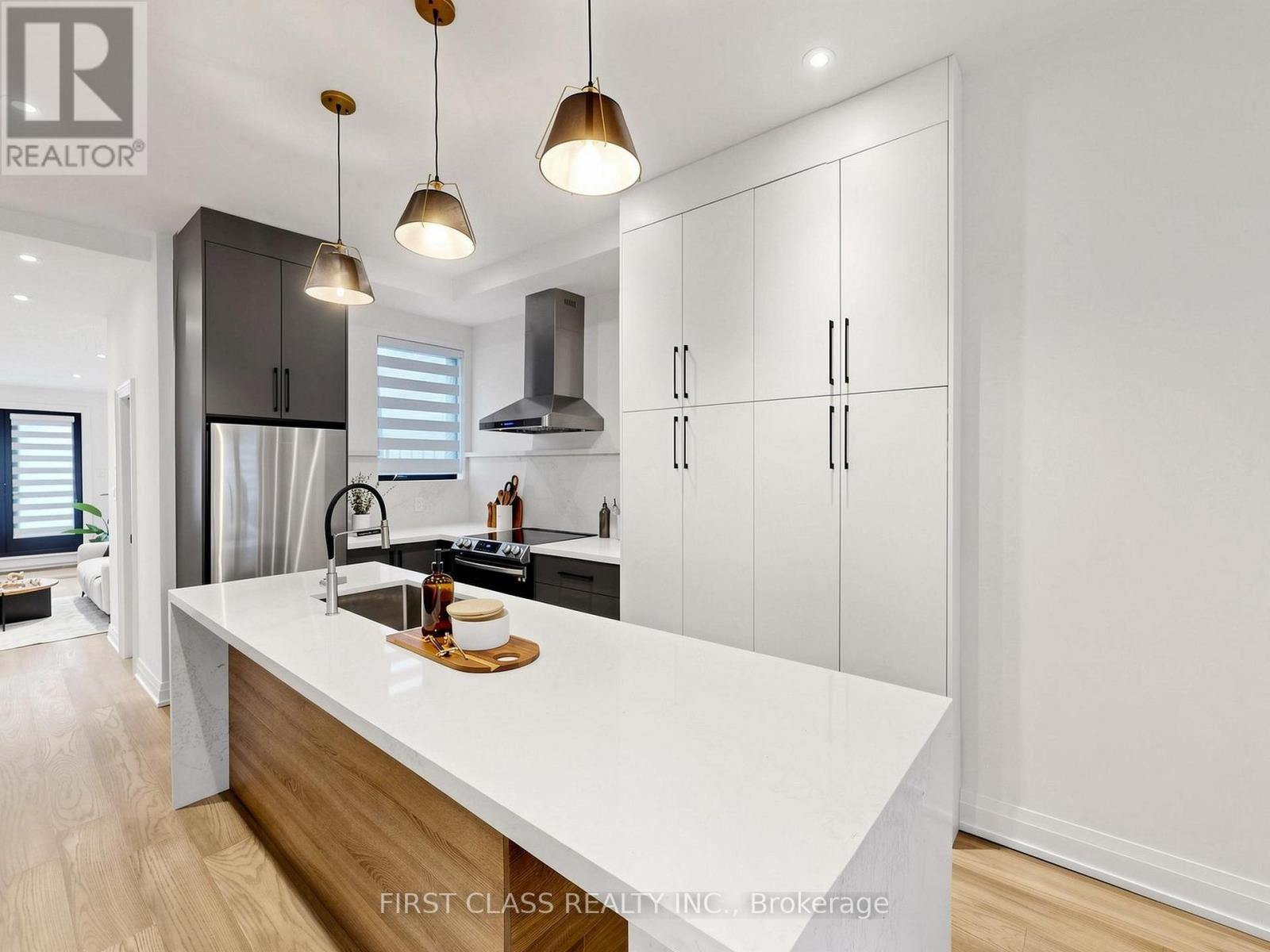 174 Manning Avenue, Toronto, Ontario  M6J 2K5 - Photo 8 - C13107632