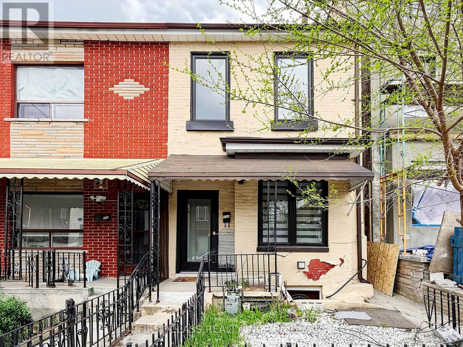 174 MANNING AVENUE, Toronto, Ontario