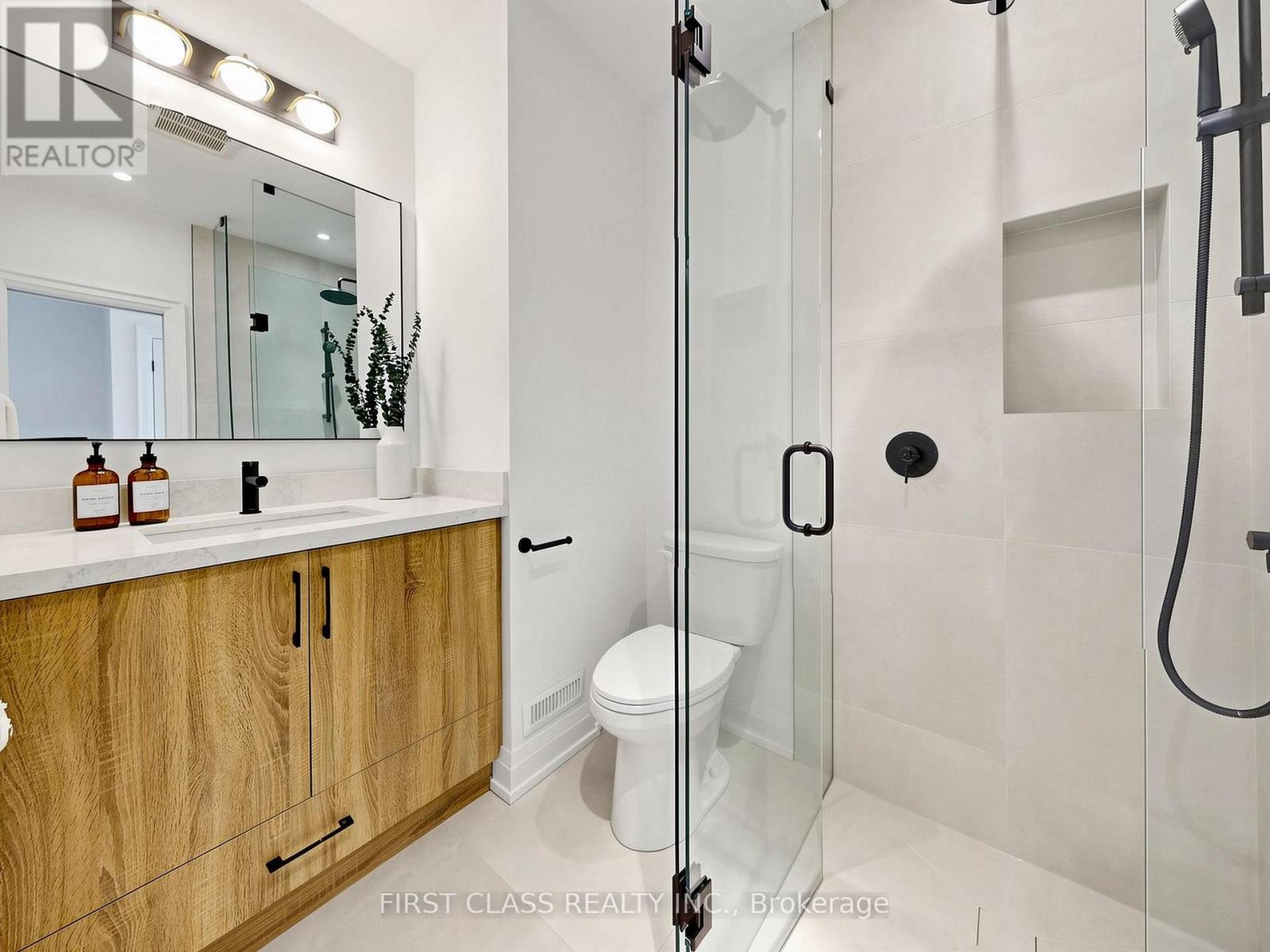 174 Manning Avenue, Toronto, Ontario  M6J 2K5 - Photo 14 - C13107632