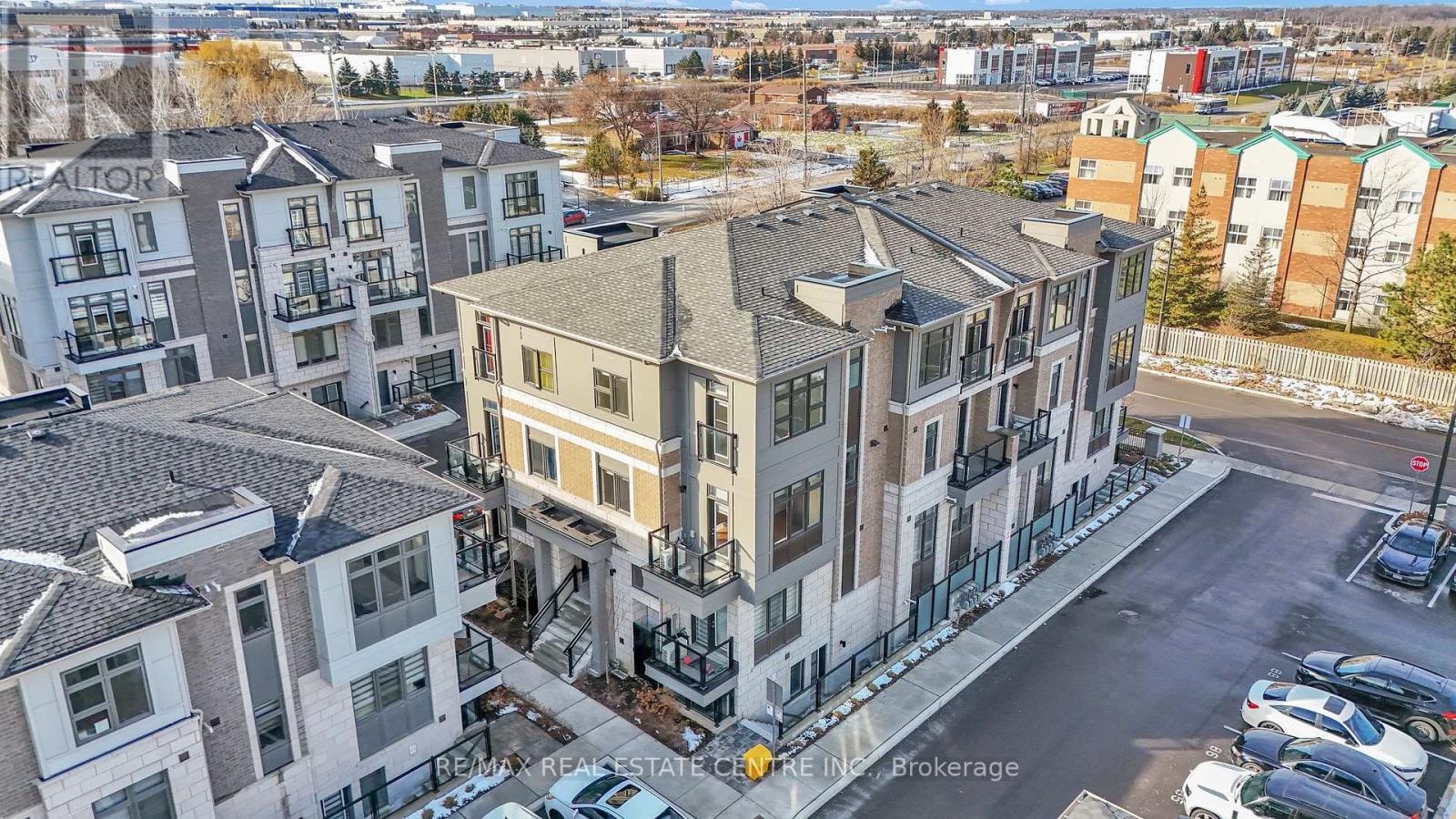 G32 (312) - 10 Halliford Place, Brampton, Ontario  L6P 0N5 - Photo 2 - W12967296