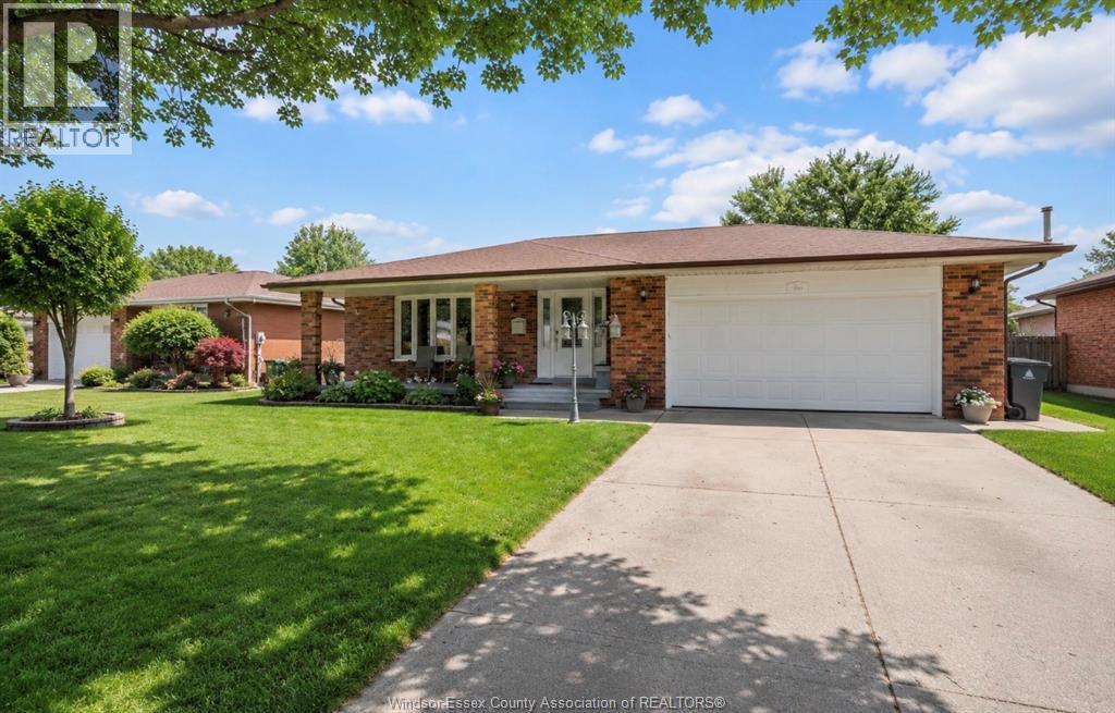 MLS# 26010240: 386 WOODRIDGE, Tecumseh, Canada