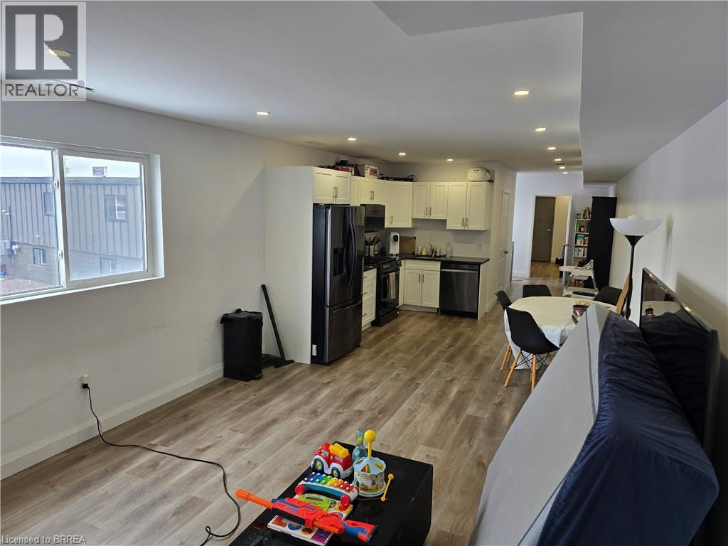 1030 Colborne Street W Unit# 5, Brantford, Ontario  N3T 5L7 - Photo 3 - 40828239