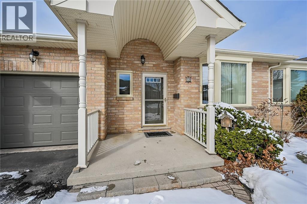20 Twentyplace Boulevard, Mount Hope, Ontario  L0R 1W0 - Photo 2 - 40806316