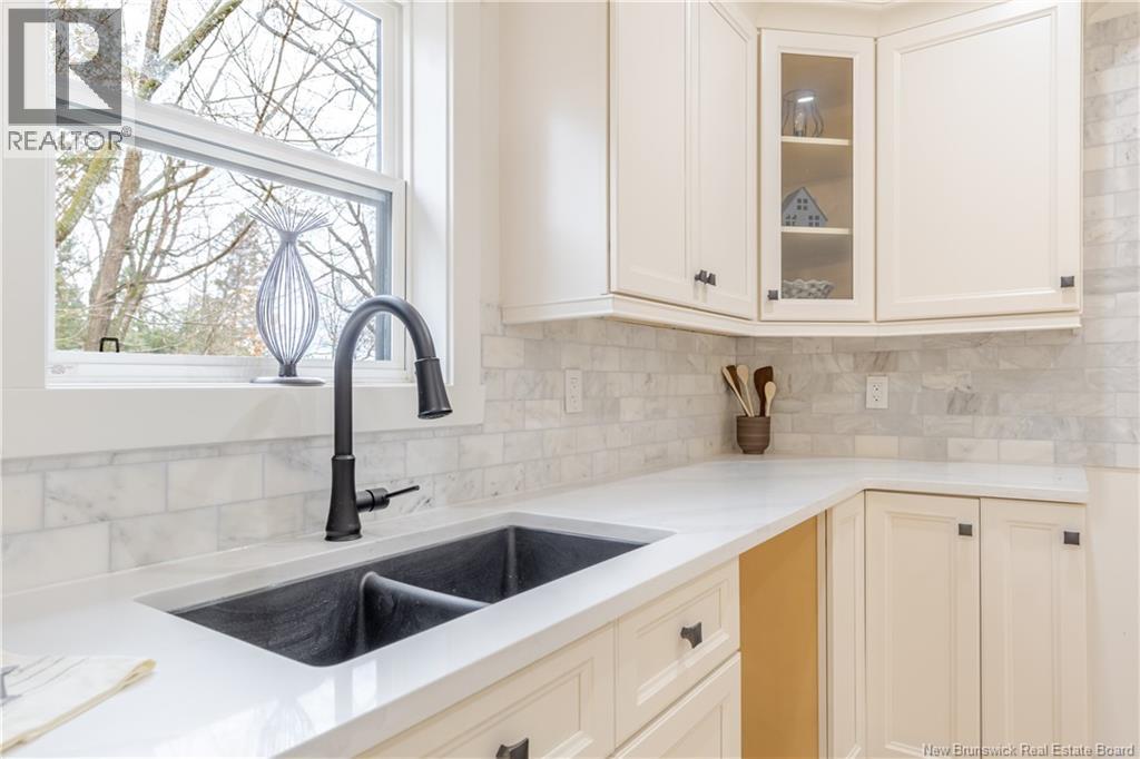 35 Sunset Drive, Nashwaaksis, New Brunswick  E3A 1A1 - Photo 8 - NB137169