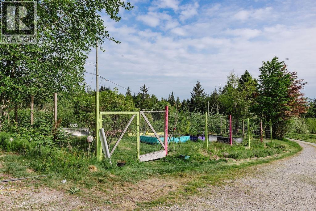 1972 Ranch Road, Roberts Creek, British Columbia  V0N 2W5 - Photo 33 - R3121810