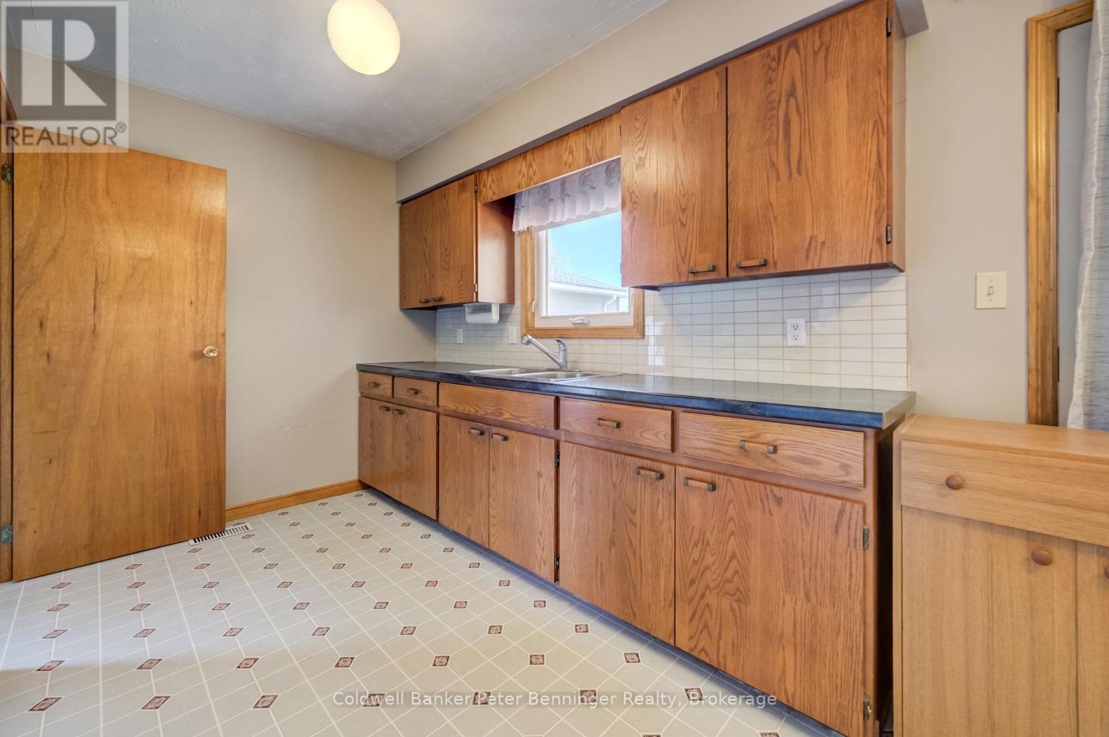 106 Orange Street, Brockton, Ontario  N0G 2V0 - Photo 12 - X13111340
