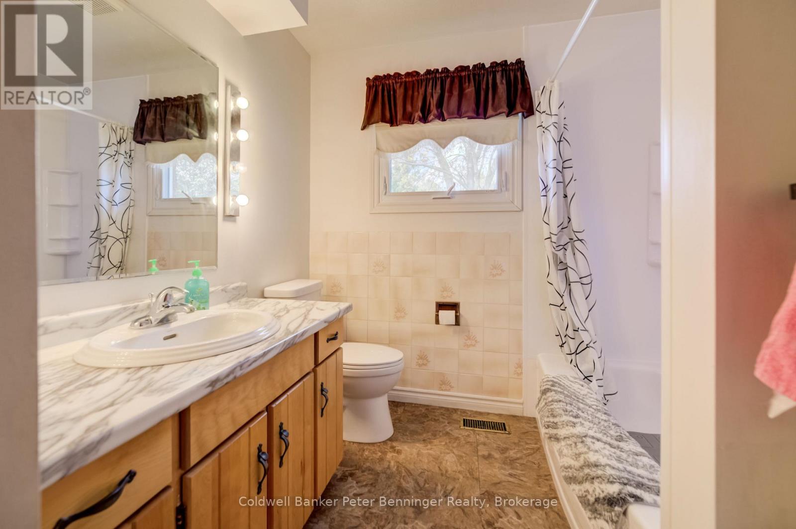 106 Orange Street, Brockton, Ontario  N0G 2V0 - Photo 18 - X13111340