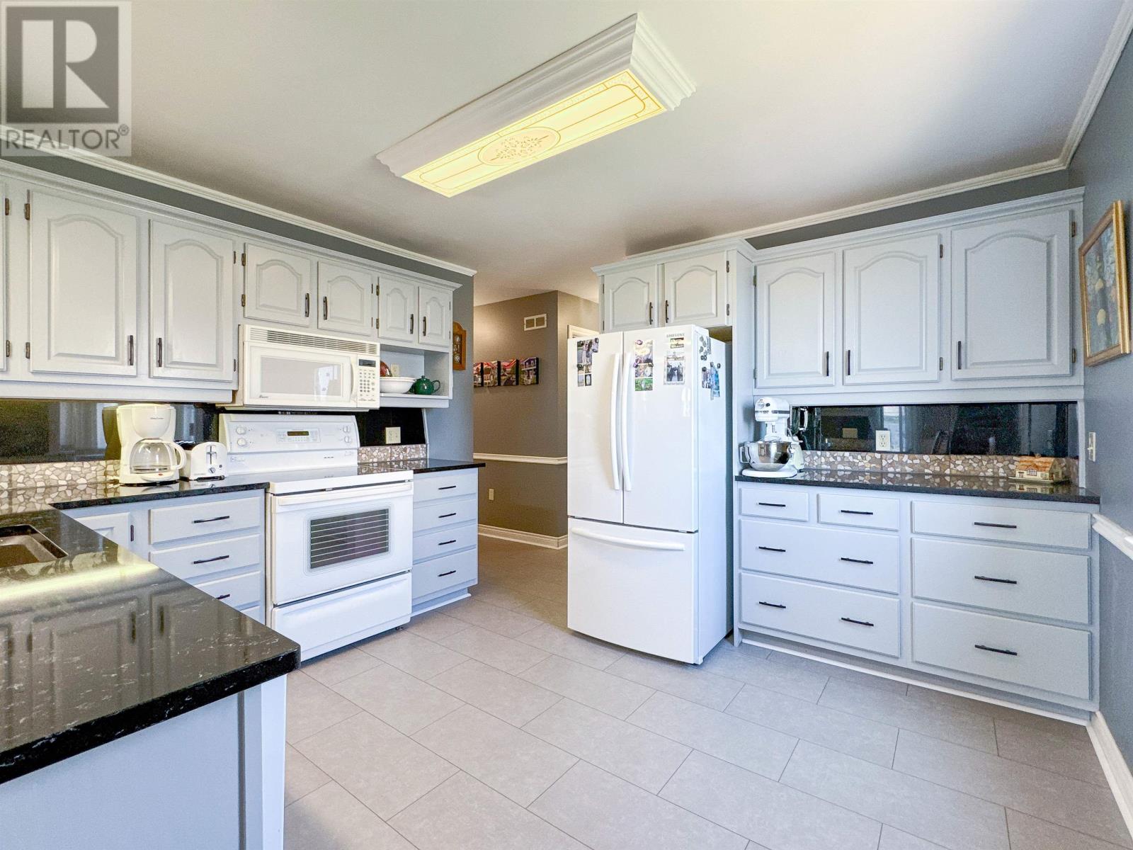 28 Lantern Hill Drive, North Rustico, Prince Edward Island  C0A 1N0 - Photo 12 - 202610436