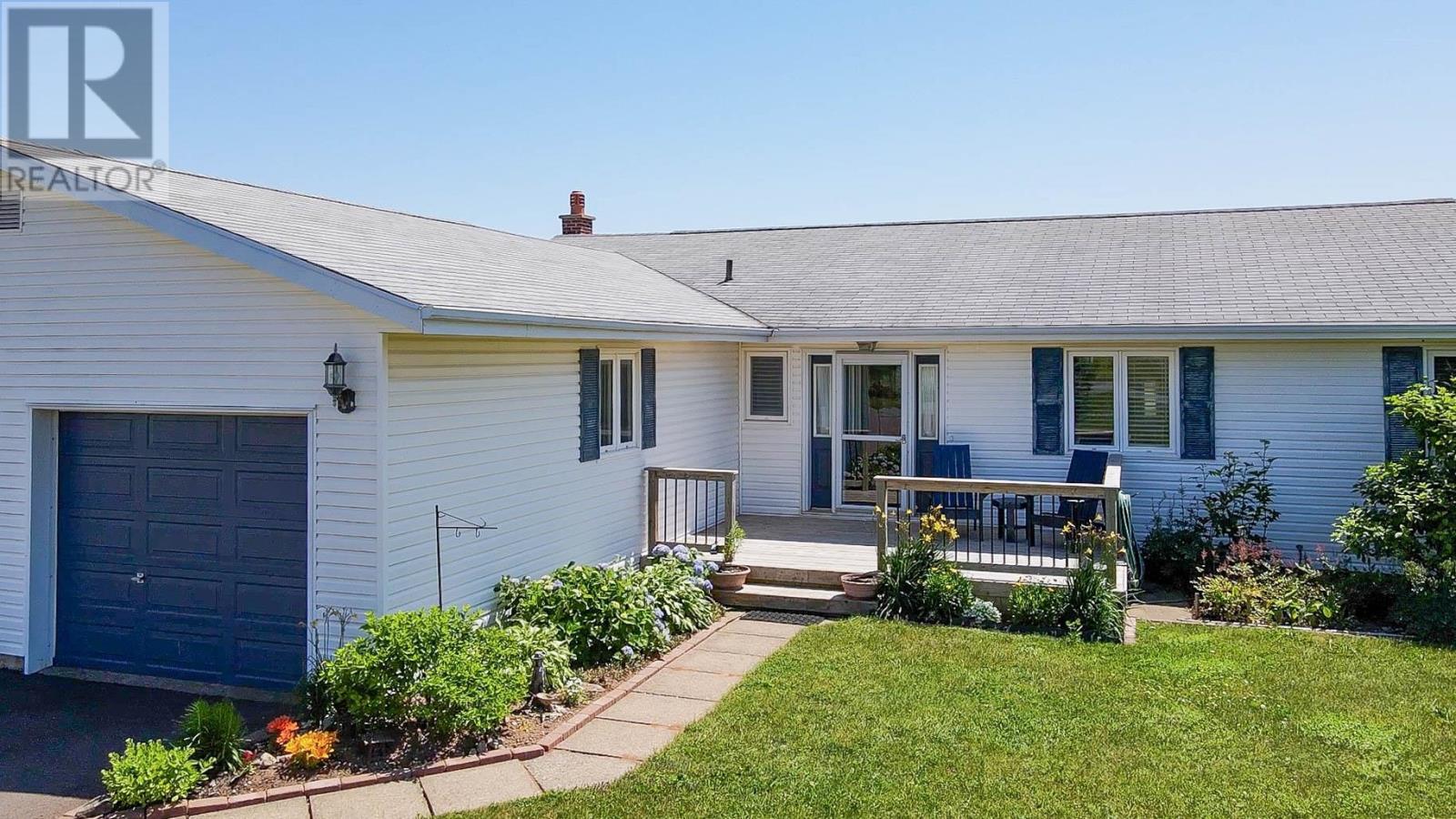 28 Lantern Hill Drive, North Rustico, Prince Edward Island  C0A 1N0 - Photo 2 - 202610436