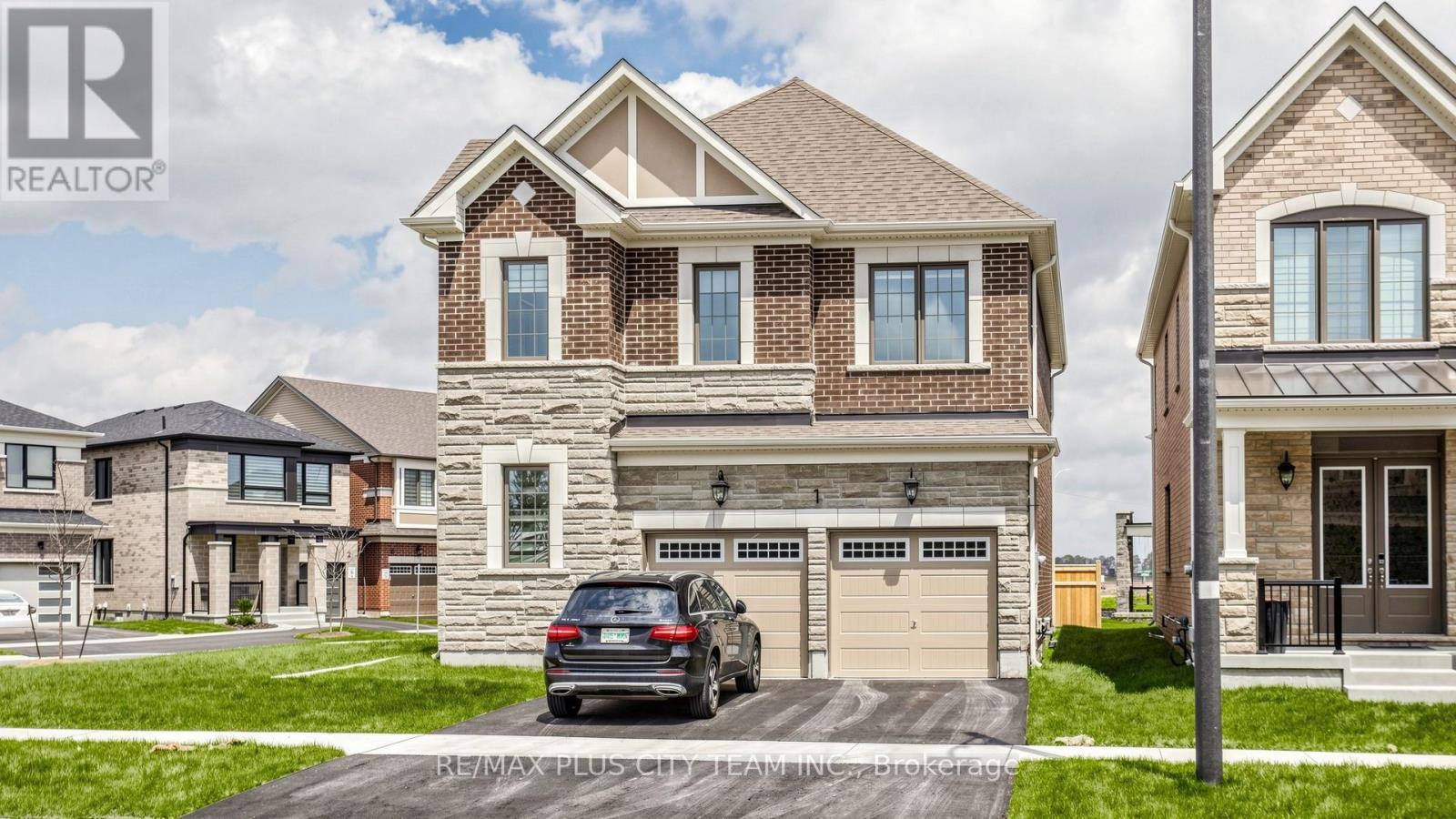 1 George Roman Avenue, Markham, Ontario  L6C 3L9 - Photo 3 - N13097428