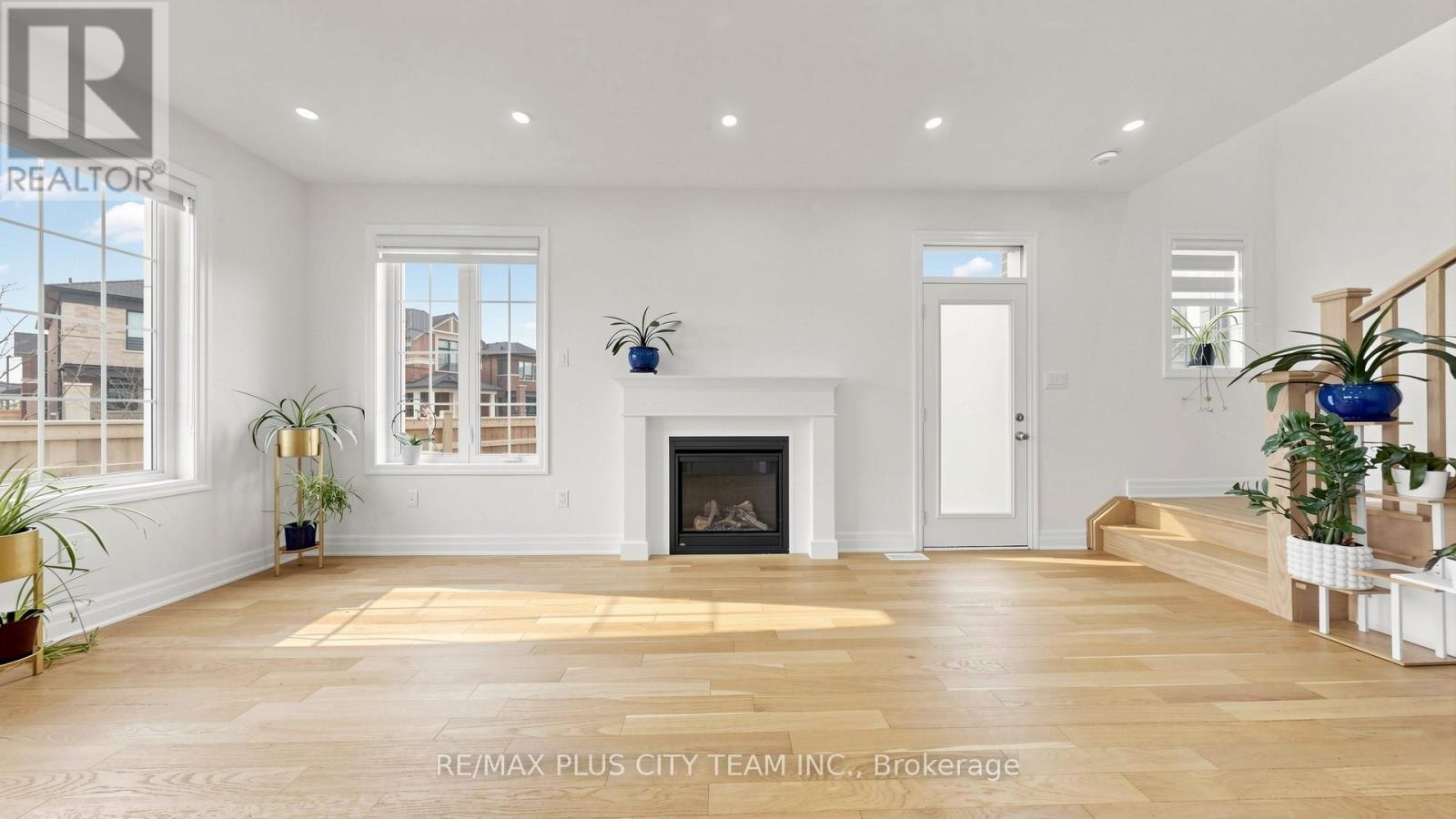 1 George Roman Avenue, Markham, Ontario  L6C 3L9 - Photo 7 - N13097428