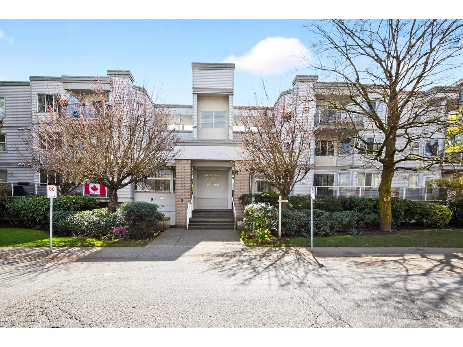 303 20240 54a Avenue, Langley, British Columbia  V3A 3W7 - Photo 1 - R3105978