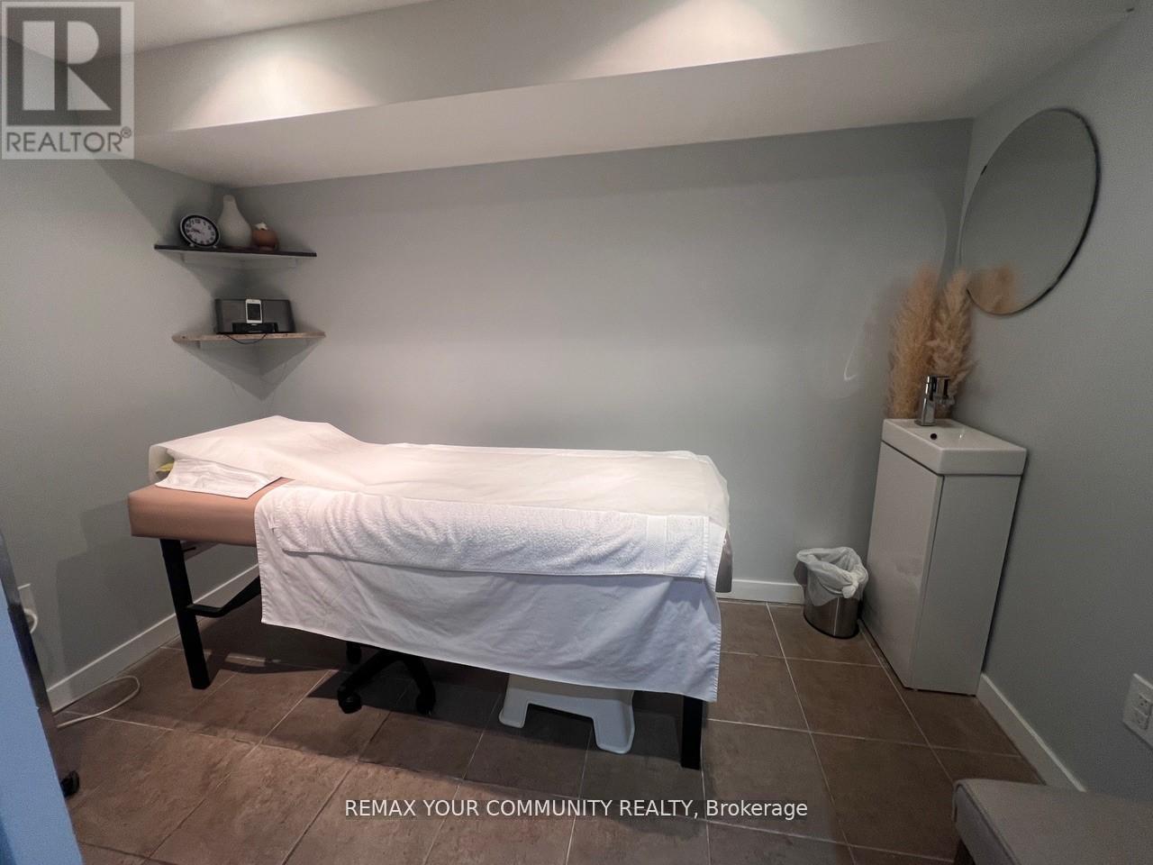 3887 Bathurst Street, Toronto, Ontario  M3H 5V1 - Photo 11 - C13111382