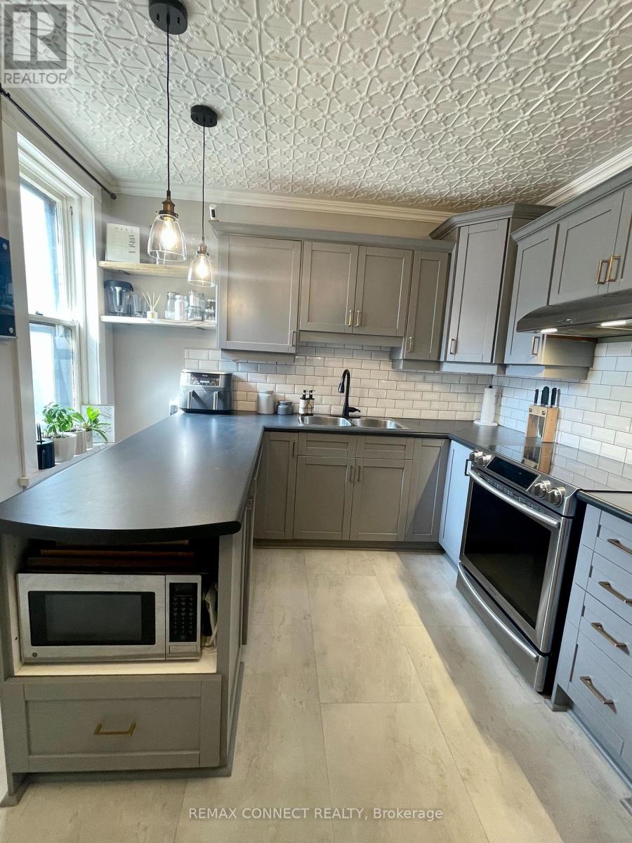 Main - 264 Sterling Road, Toronto, Ontario  M6R 2B9 - Photo 10 - C13111408