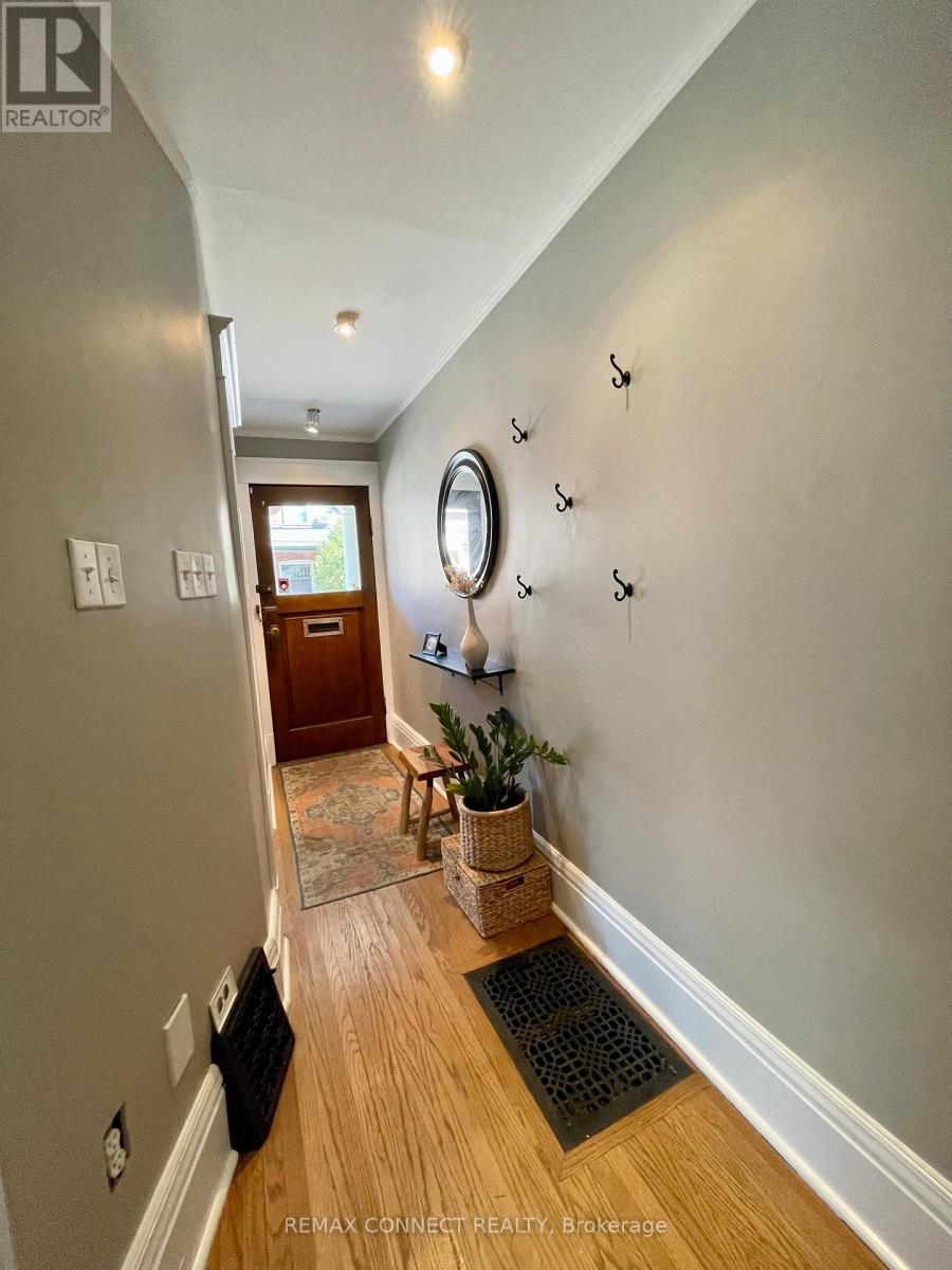Main - 264 Sterling Road, Toronto, Ontario  M6R 2B9 - Photo 2 - C13111408