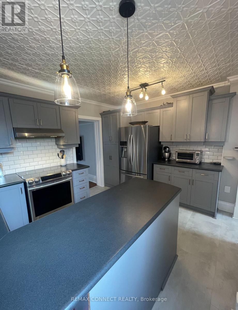 Main - 264 Sterling Road, Toronto, Ontario  M6R 2B9 - Photo 8 - C13111408
