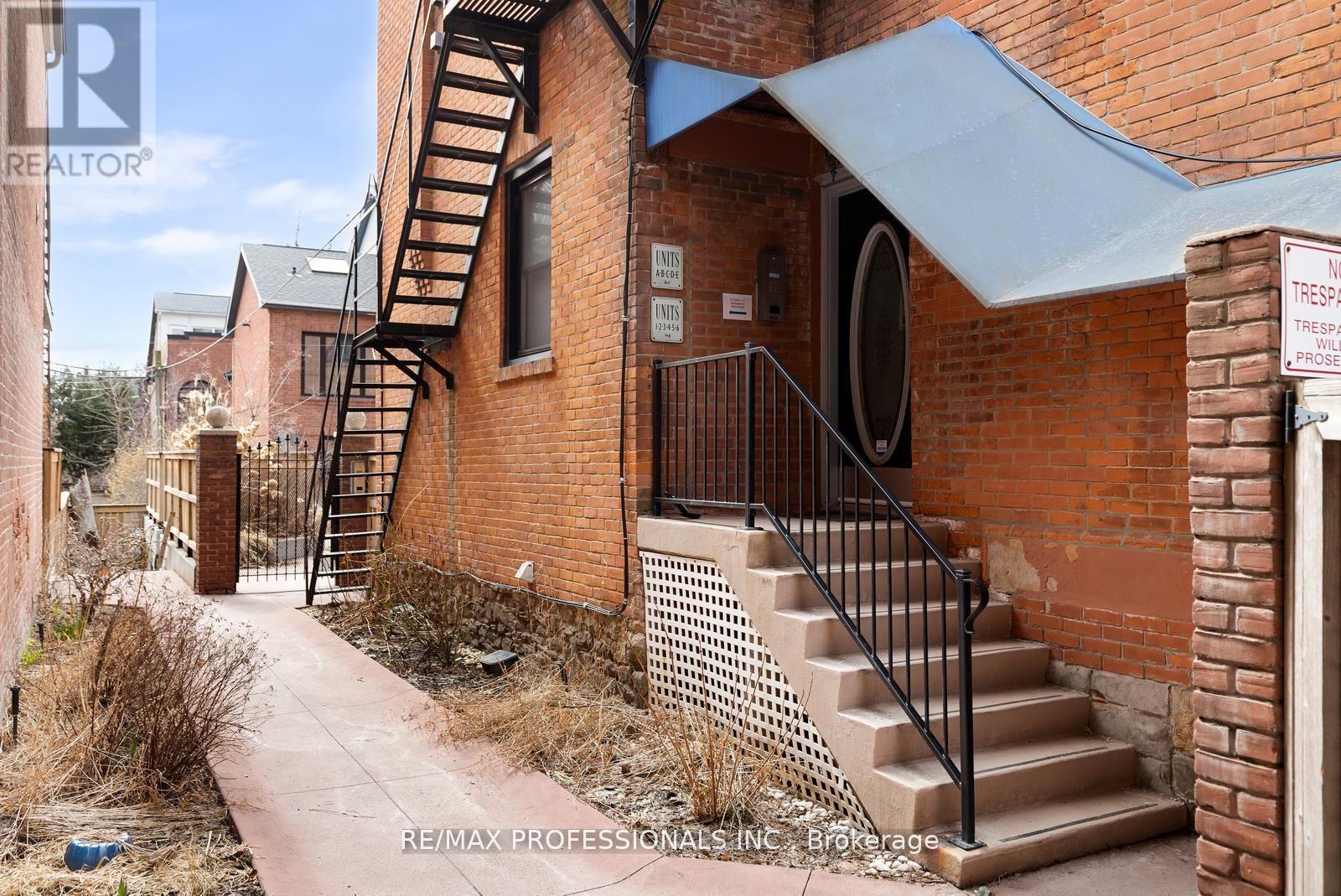C - 253 Wellesley Street E, Toronto, Ontario  M4X 1G8 - Photo 3 - C13111416
