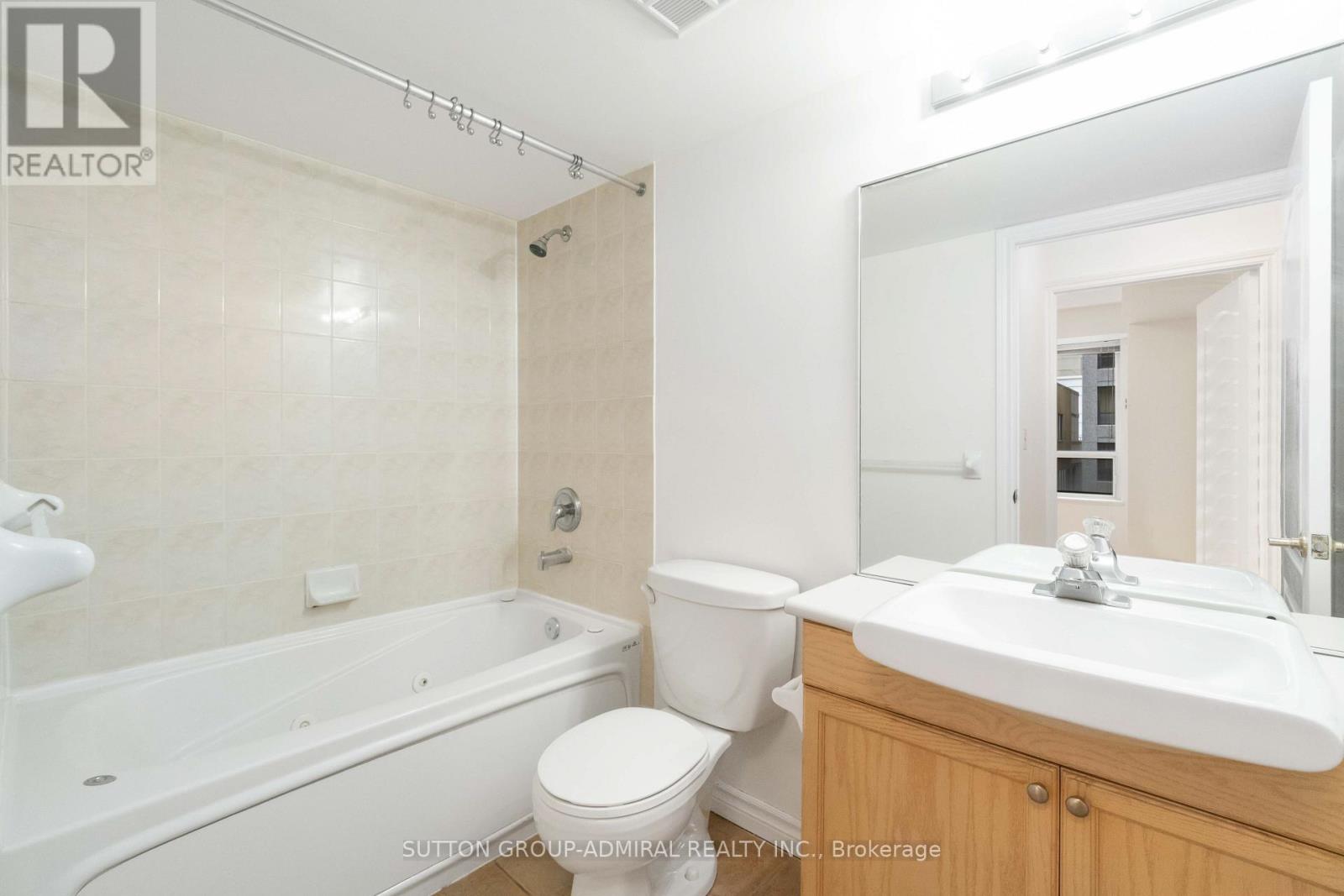 601 - 30 Hayden Street, Toronto, Ontario  M4Y 3B8 - Photo 4 - C13111418