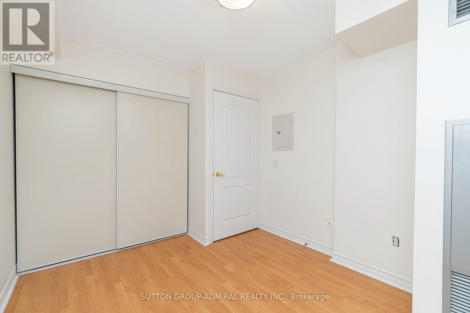 601 - 30 Hayden Street, Toronto, Ontario  M4Y 3B8 - Photo 8 - C13111418