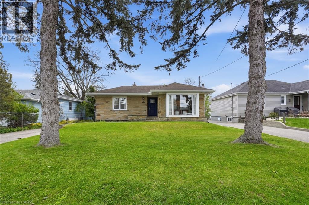 23 MCMASTER Avenue, Dundas, Ontario