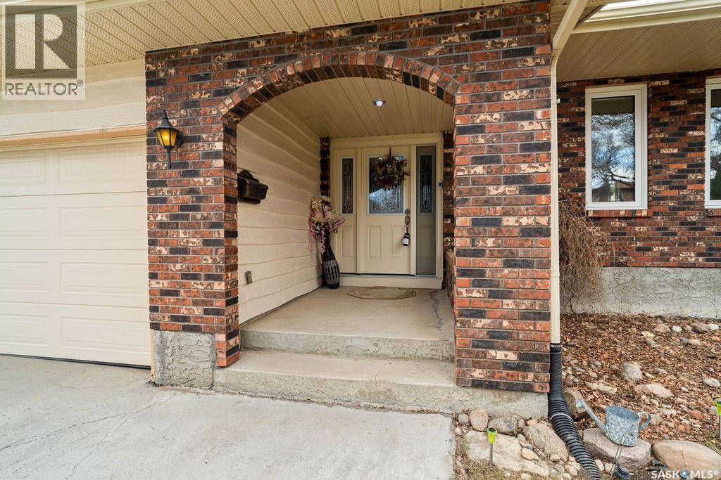 287 Hodgins Crescent N, Regina, Saskatchewan  S4X 2T2 - Photo 2 - SK035574