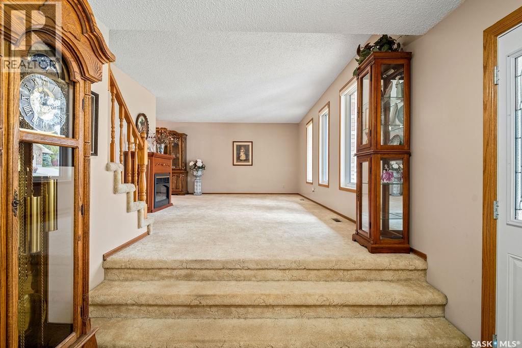 287 Hodgins Crescent N, Regina, Saskatchewan  S4X 2T2 - Photo 6 - SK035574