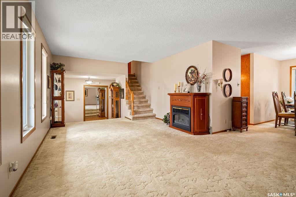 287 Hodgins Crescent N, Regina, Saskatchewan  S4X 2T2 - Photo 8 - SK035574