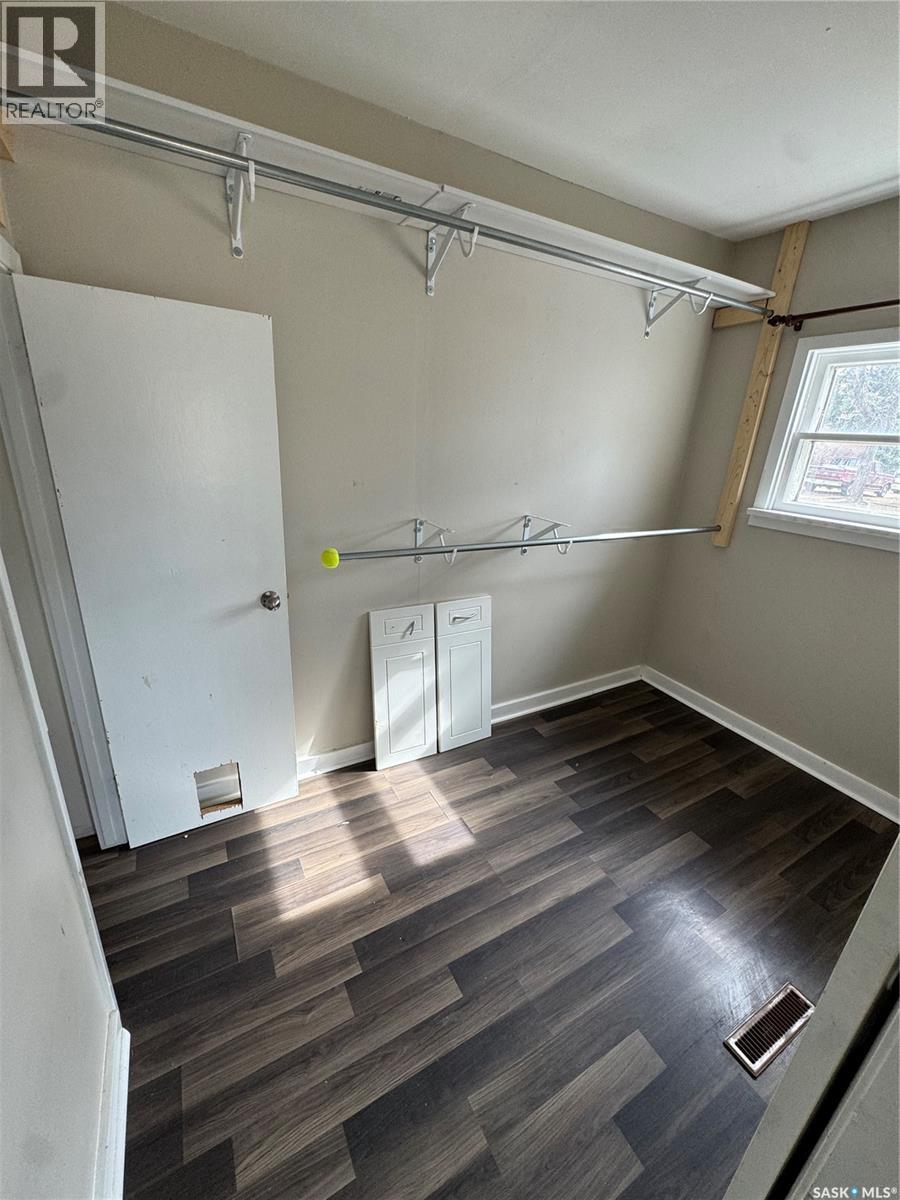 228 2nd Avenue, Spalding, Saskatchewan  S0K 4C0 - Photo 19 - SK035535