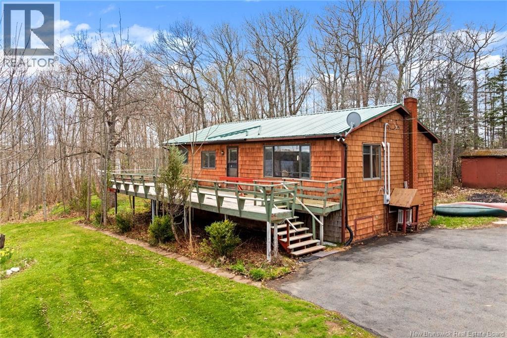 2051 Lakeview Road, Cambridge-Narrows, New Brunswick  E4C 1M6 - Photo 2 - NB138254