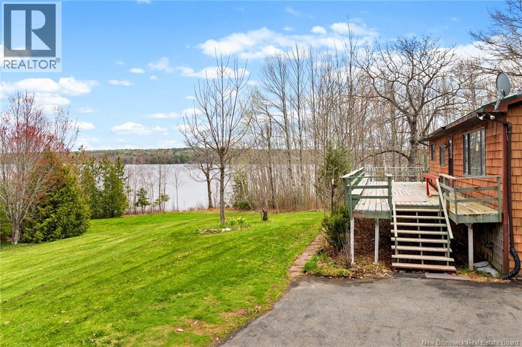 2051 Lakeview Road, Cambridge-Narrows, New Brunswick  E4C 1M6 - Photo 4 - NB138254