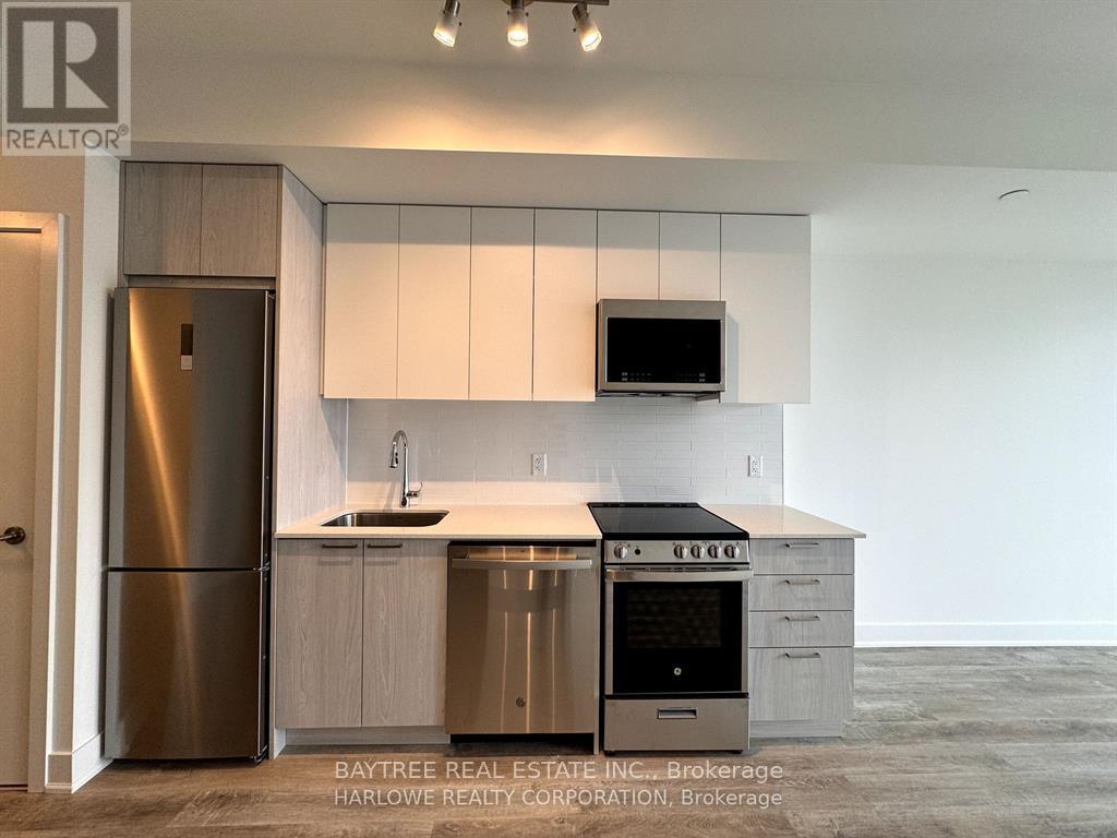 812 - 185 DEERFIELD ROAD, Newmarket, Ontario