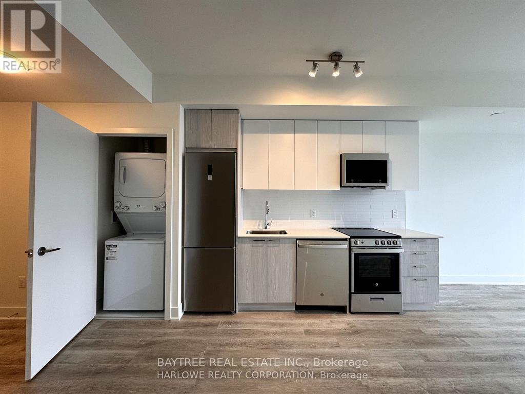 812 - 185 Deerfield Road, Newmarket, Ontario  L3Y 0G7 - Photo 11 - N13111254