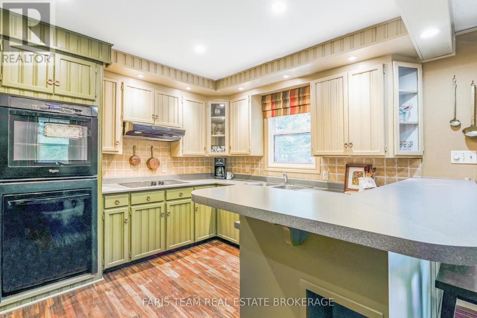 718 Henderson Drive, Innisfil, Ontario  L9S 2J8 - Photo 6 - N13111402