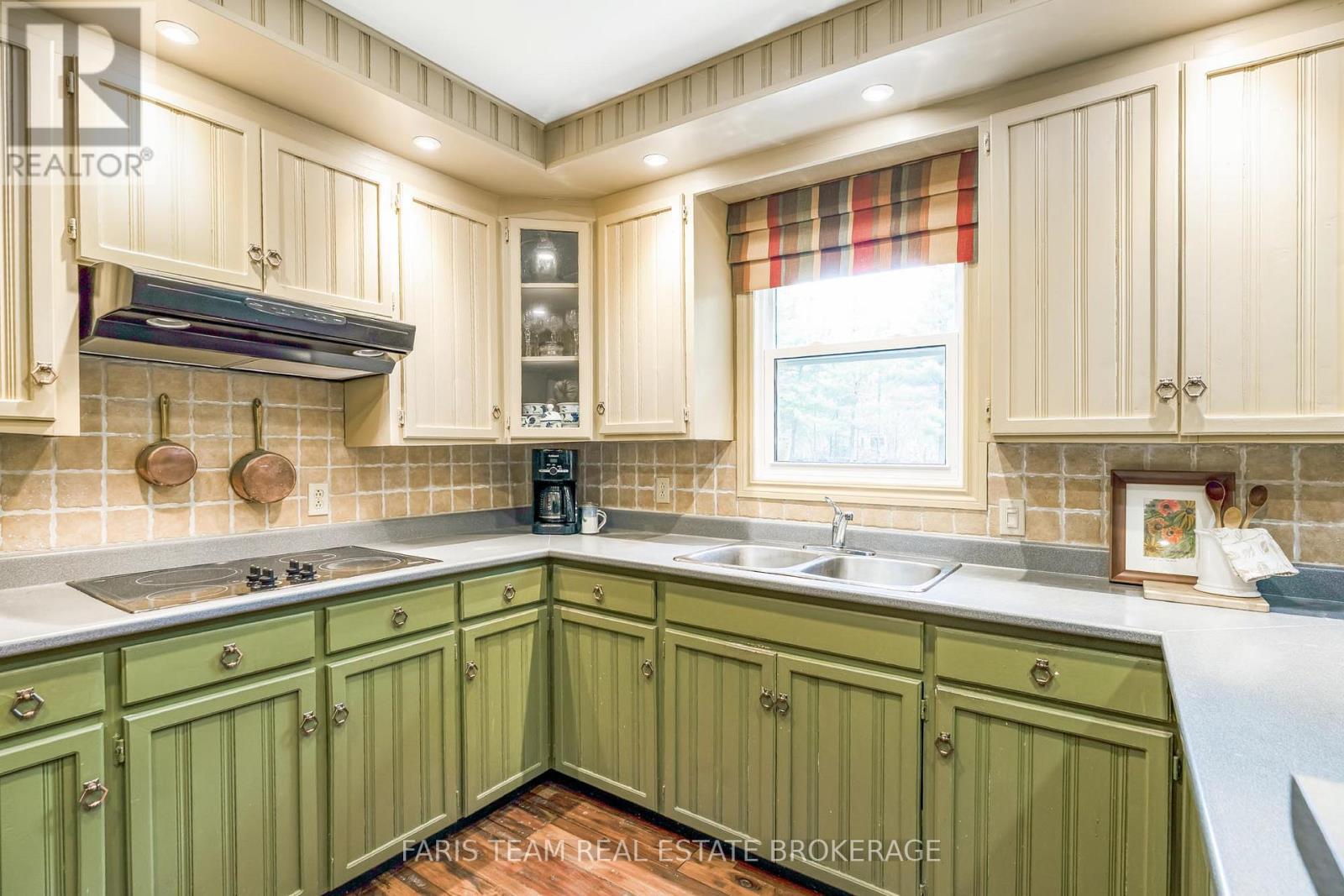 718 Henderson Drive, Innisfil, Ontario  L9S 2J8 - Photo 8 - N13111402