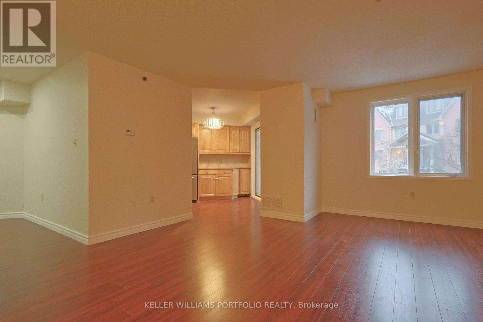#733 - 75 Weldrick Road E, Richmond Hill, Ontario  L4C 0H9 - Photo 2 - N13111436