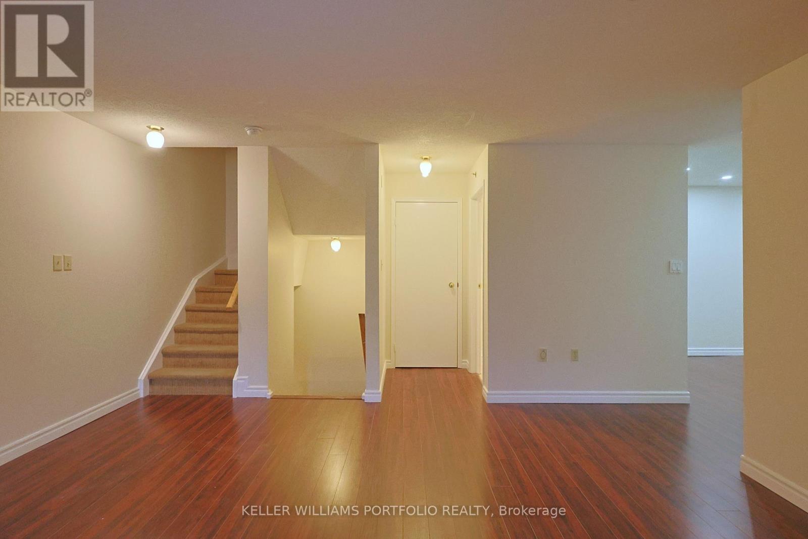 #733 - 75 Weldrick Road E, Richmond Hill, Ontario  L4C 0H9 - Photo 3 - N13111436