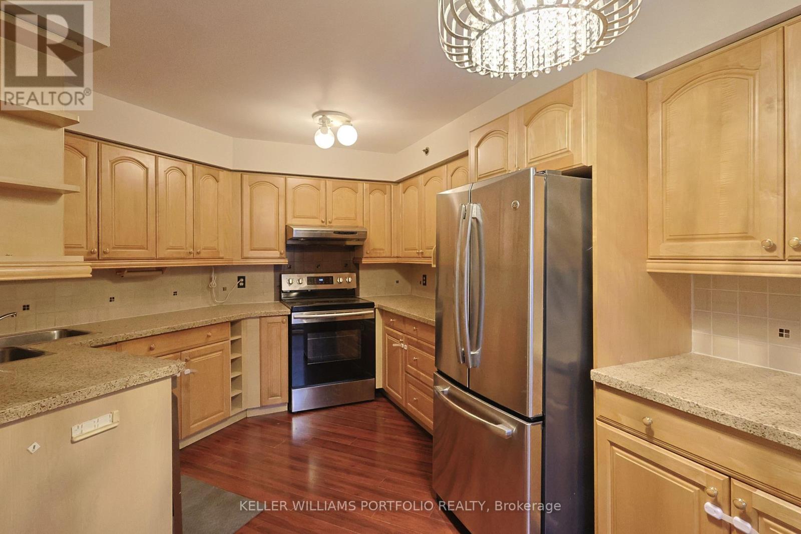 #733 - 75 Weldrick Road E, Richmond Hill, Ontario  L4C 0H9 - Photo 8 - N13111436