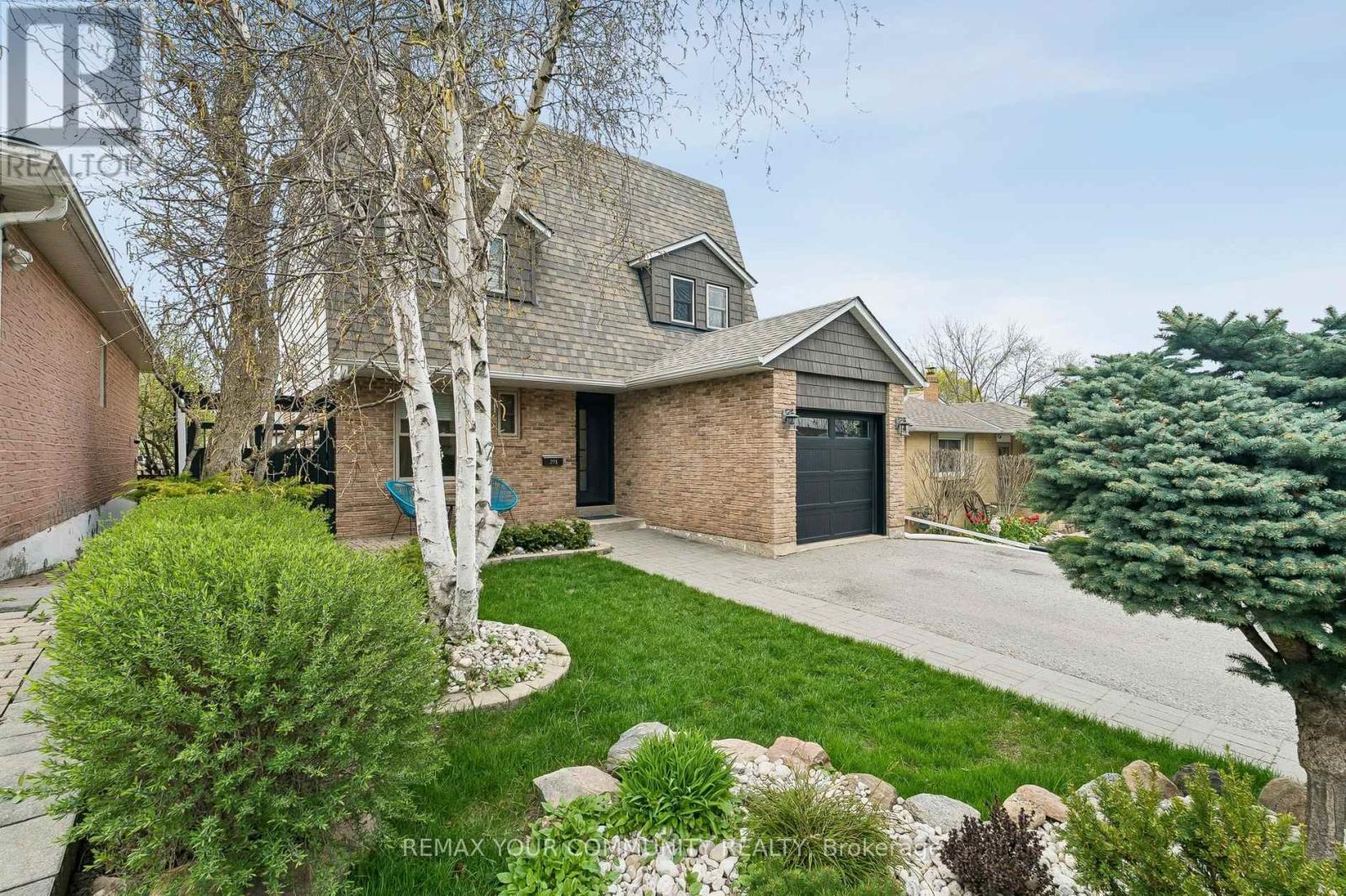 201 Lloyd Avenue, Newmarket, Ontario  L3Y 5L4 - Photo 2 - N13111448