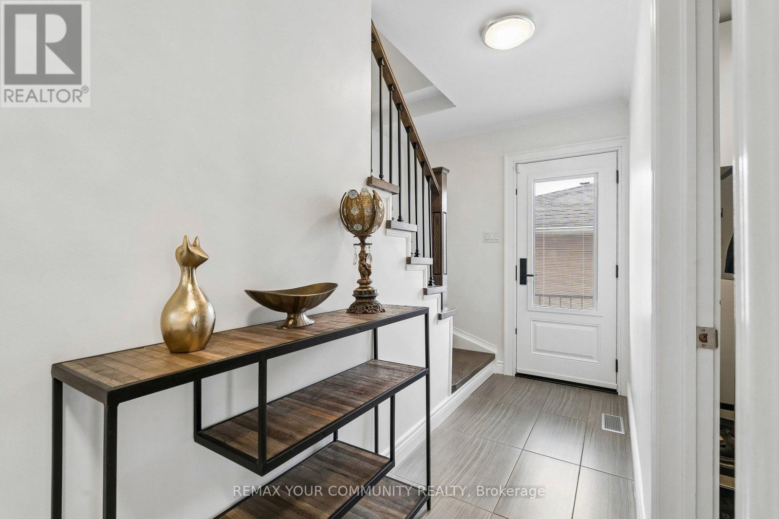201 Lloyd Avenue, Newmarket, Ontario  L3Y 5L4 - Photo 4 - N13111448