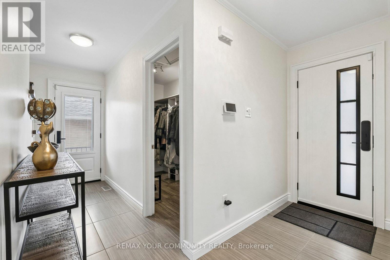 201 Lloyd Avenue, Newmarket, Ontario  L3Y 5L4 - Photo 5 - N13111448