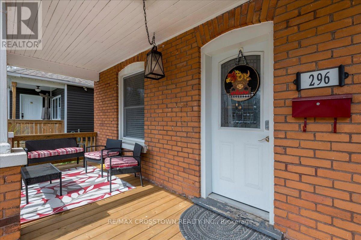 296 Saint Jean Street, Orillia, Ontario  L3V 4L4 - Photo 2 - S13111296