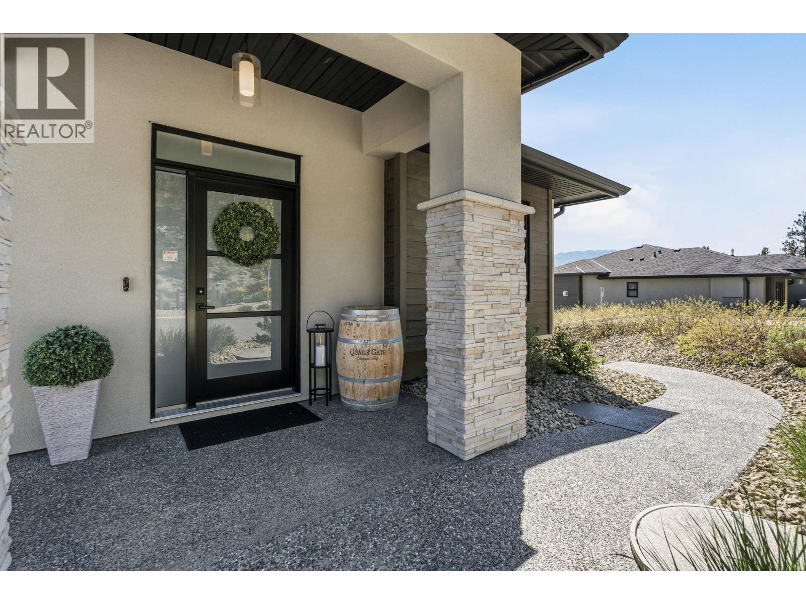 1600 Goldenview Drive Unit# 10, West Kelowna, British Columbia  V4T 1Y7 - Photo 4 - 10386902