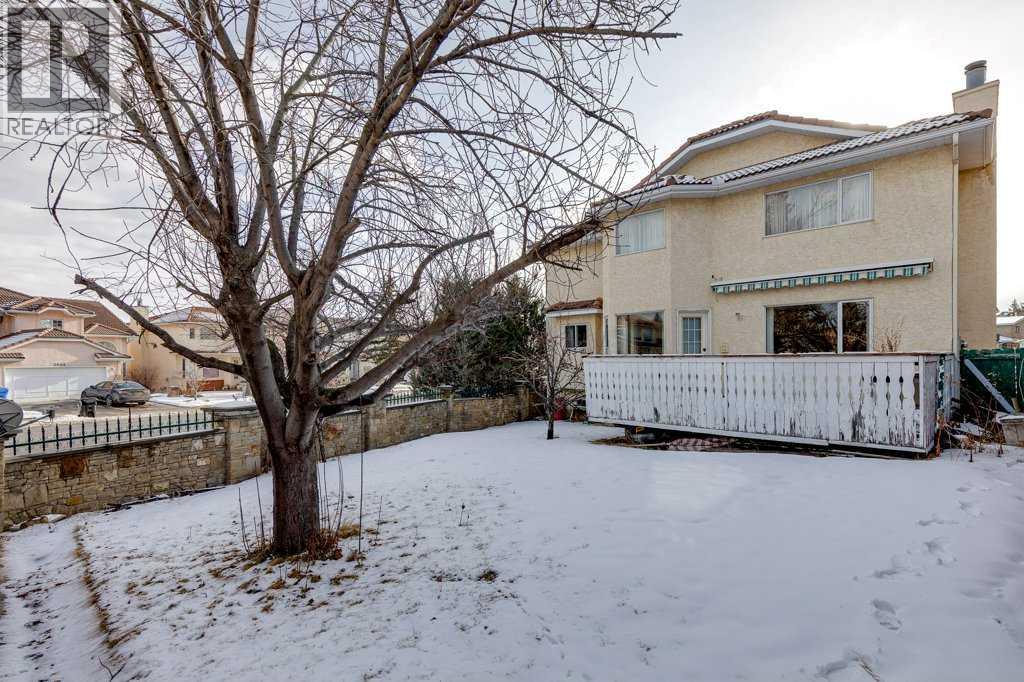 106 Sienna Hills Drive SW, Calgary, Alberta  T3H 2C8 - Photo 44 - A2282460