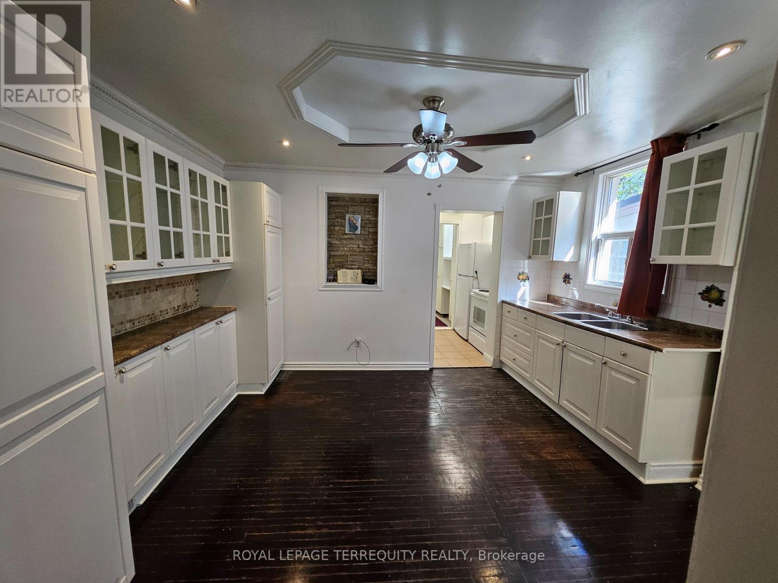 14 Hollis Street, Toronto, Ontario  M6M 4M9 - Photo 10 - W13111300