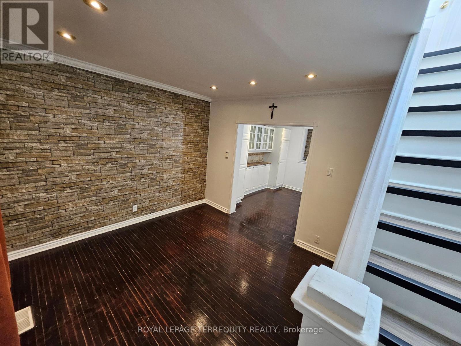 14 Hollis Street, Toronto, Ontario  M6M 4M9 - Photo 12 - W13111300