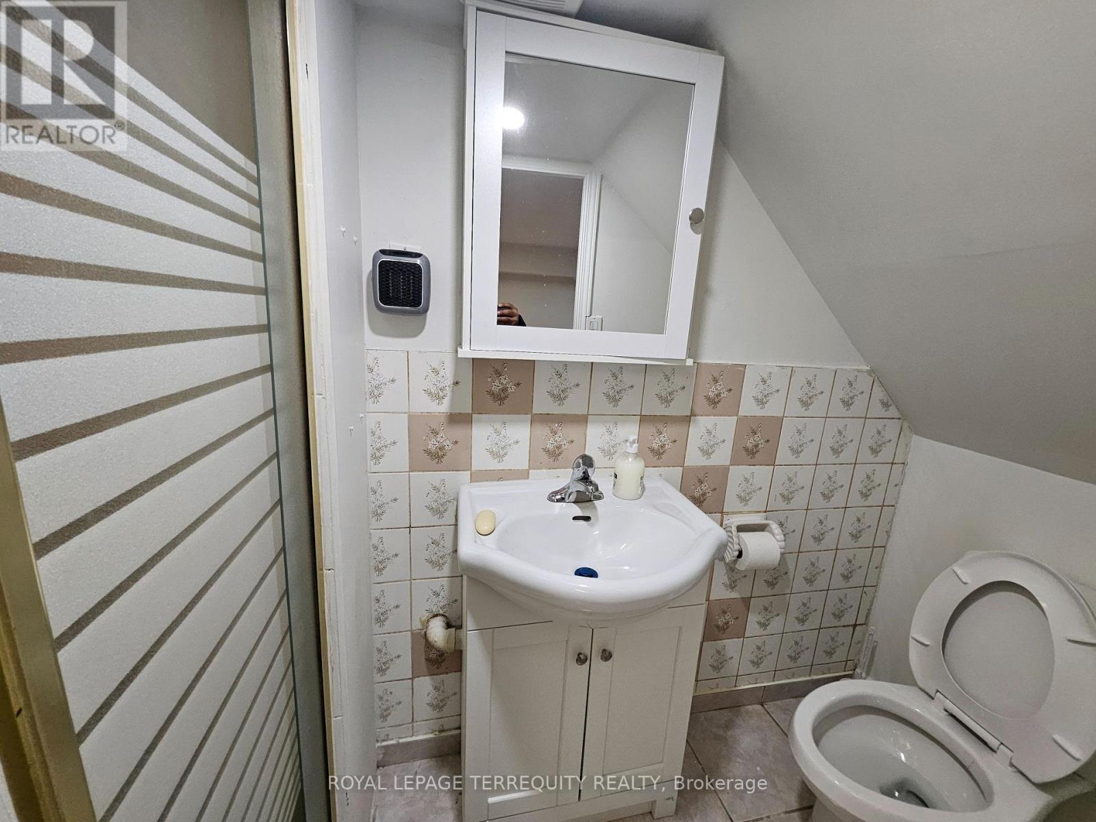 14 Hollis Street, Toronto, Ontario  M6M 4M9 - Photo 15 - W13111300