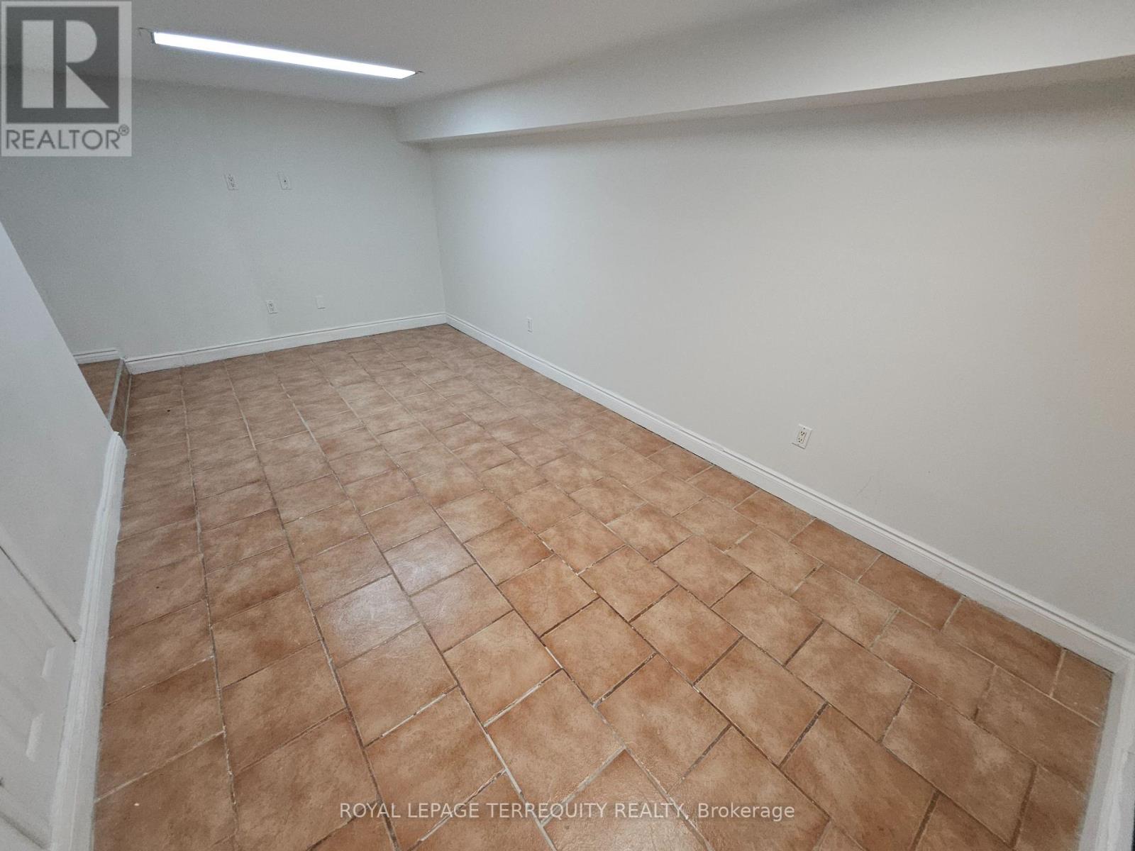14 Hollis Street, Toronto, Ontario  M6M 4M9 - Photo 23 - W13111300