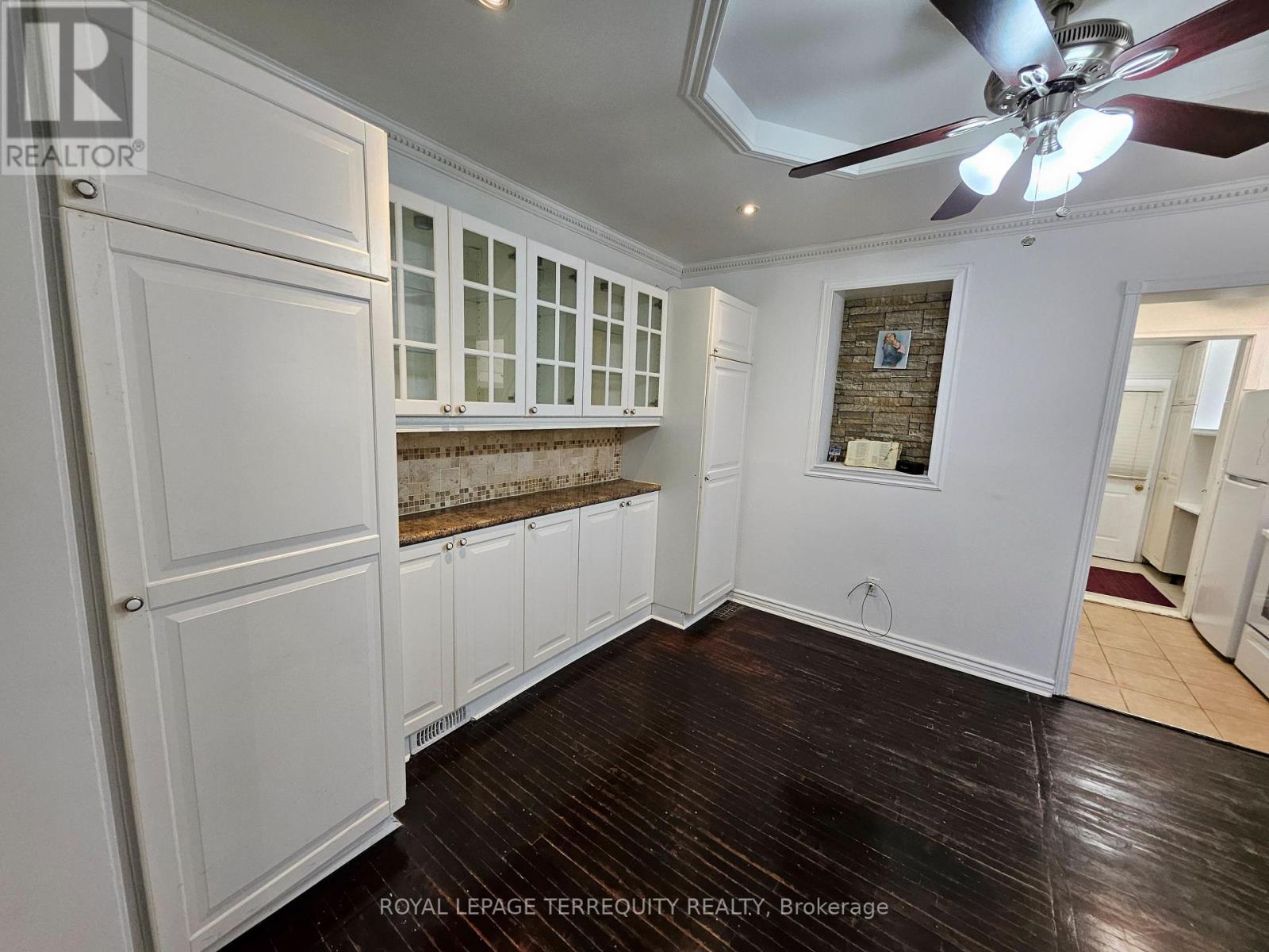 14 Hollis Street, Toronto, Ontario  M6M 4M9 - Photo 4 - W13111300