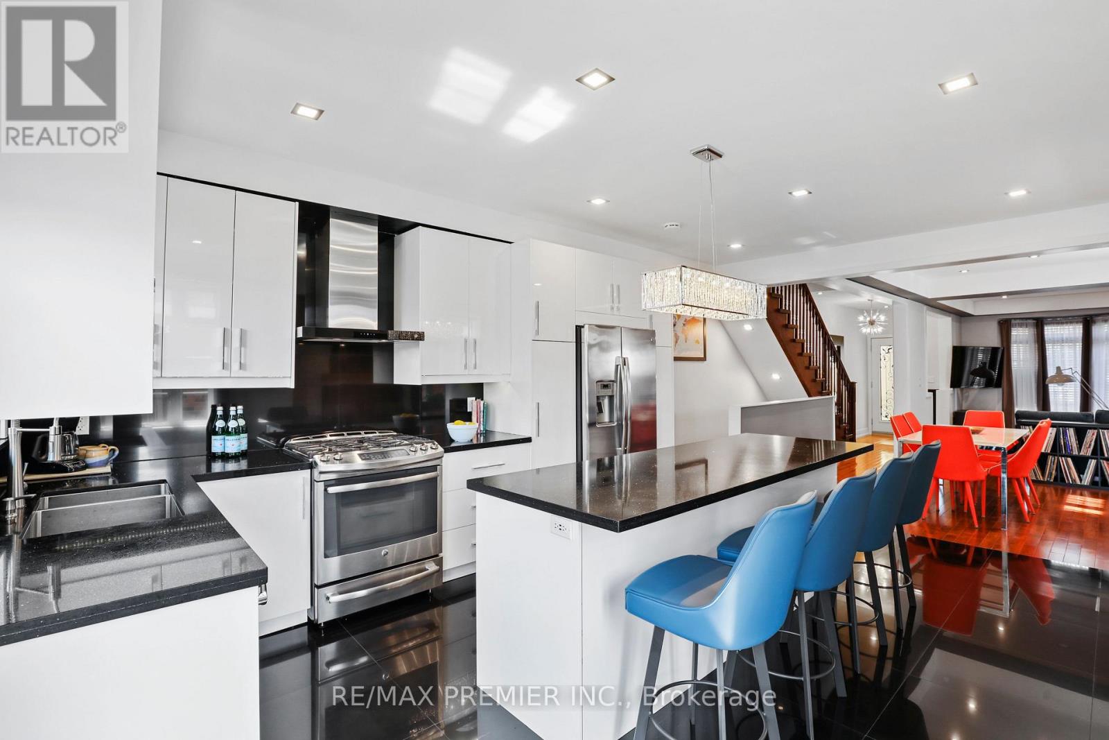 196 Blackthorn Avenue, Toronto, Ontario  M6N 3H8 - Photo 10 - W13111358
