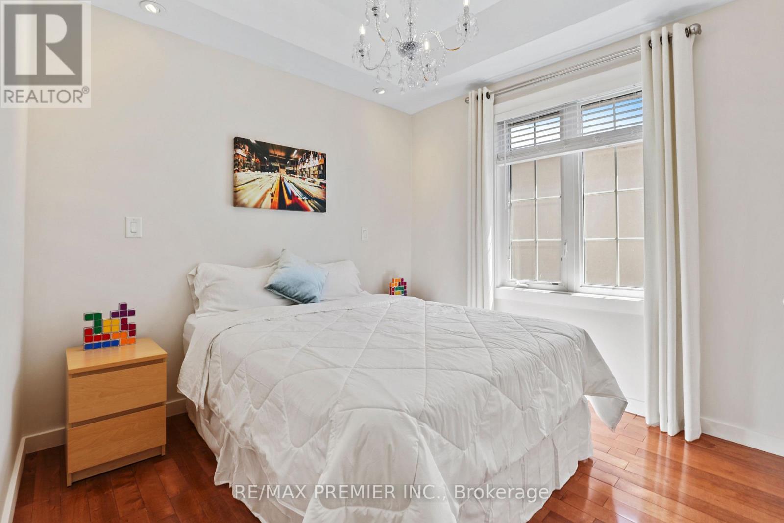 196 Blackthorn Avenue, Toronto, Ontario  M6N 3H8 - Photo 18 - W13111358